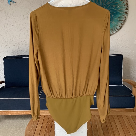 Forever 21 surplice neckline bodysuit - Picture 2 of 10